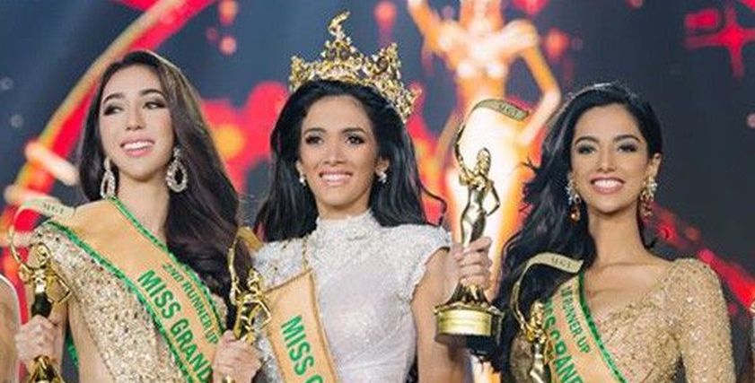 بالفيديو| أغمي عليها من الفرحة.. كارلا سوزا تفقد وعيها بعد إعلان فوزها بمسابقة ملكة جمال