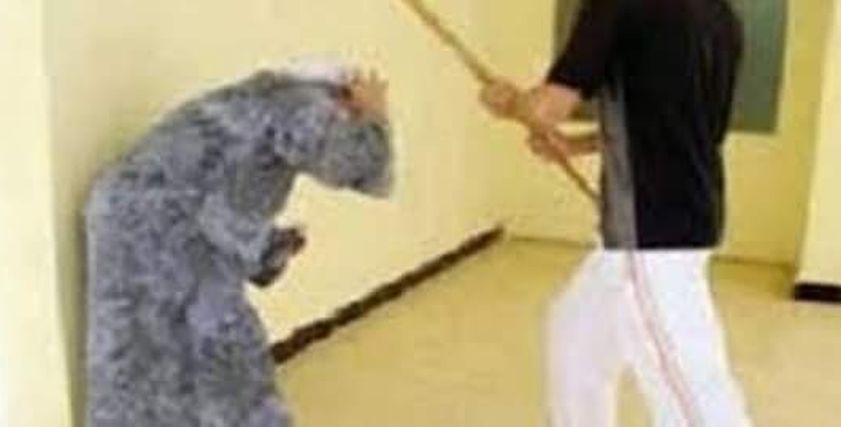 زوجة تطلب الخلع لاعتداء زوجها على والدتها بالضرب
