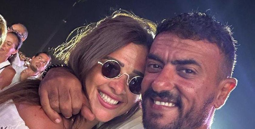 الفنانة ياسمين عبد العزيز والعوضي
