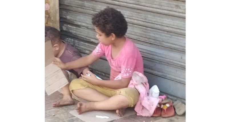 الطفلين