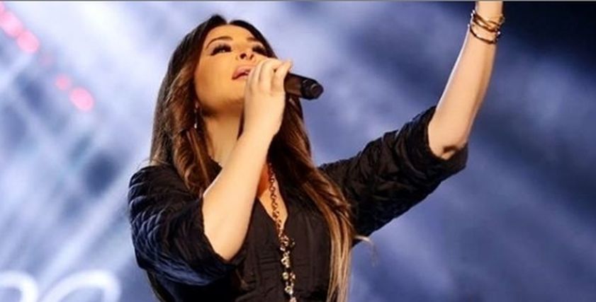 الفنانة اللبنانية إليسا