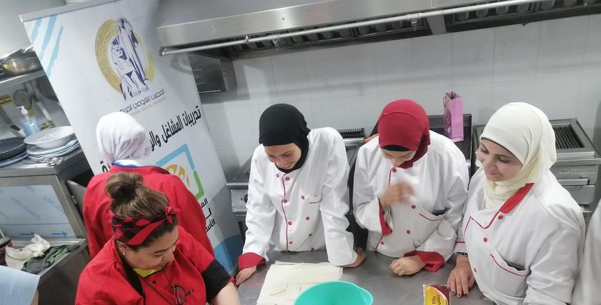 تدريب المخبوزات لسيدات قرى حياة كريمة
