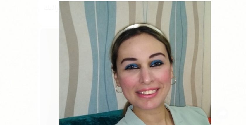 خبيرة اتيكيت توضح فن الحديث والتحية السليمة للأطفال