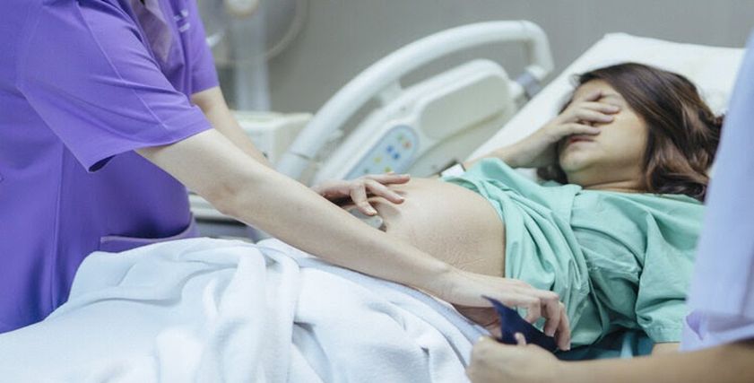 عملية ولادة قصيرية انهت زواج استرالي