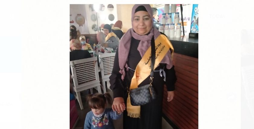 نجلاء سيد أم ل5 أطفال اصغرهم طفلة متلازمة داون