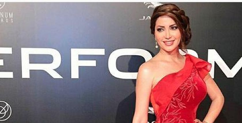 بالصور| 50 إطلالة جذابة للفنانة نسرين طافش