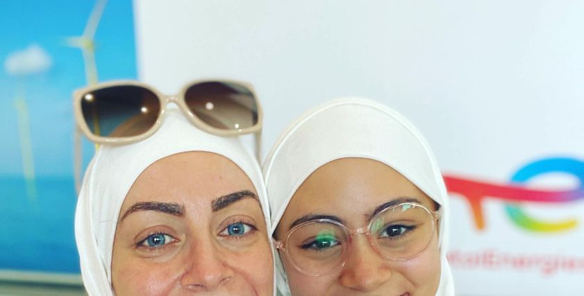السيدة لمياء الخطيب وابنتها حلا
