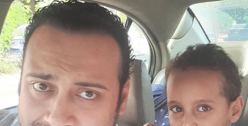 المونتير أحمد عادل وابنه ضمن ضحايا حادث أتوبيس السويس