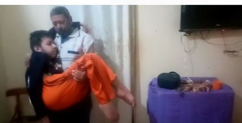 أحمد والد الطفلين