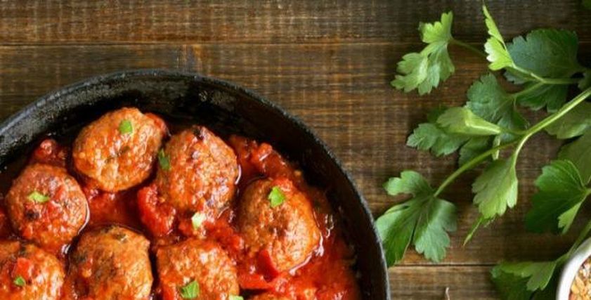منيو سادس يوم رمضان للمغترب والأعزب: كفتة داود باشا وكنافة بورمة