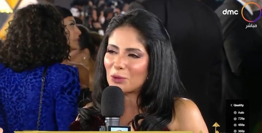 الفنانة منى زكي