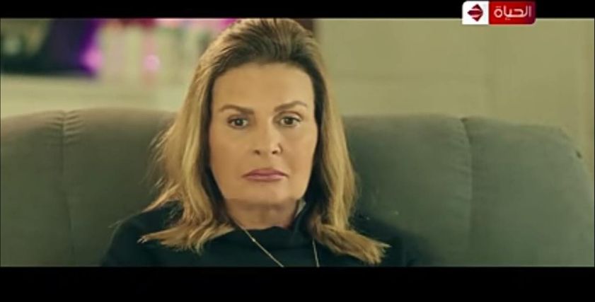 الفنانة يسرا