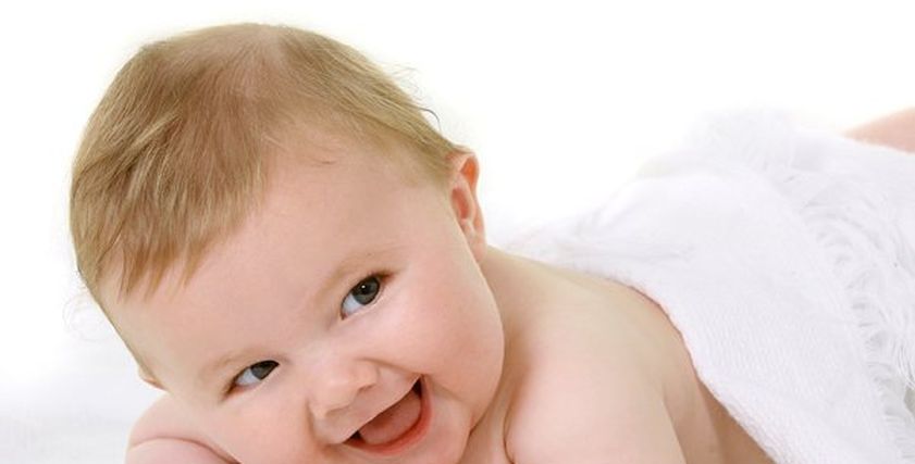 ضحكة حديث الولادة