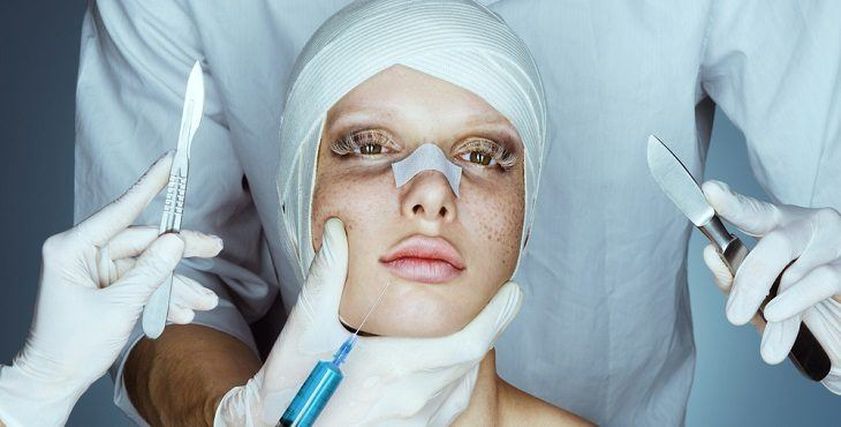 سيدات يروين تجاربهن مع عمليات التجميل
