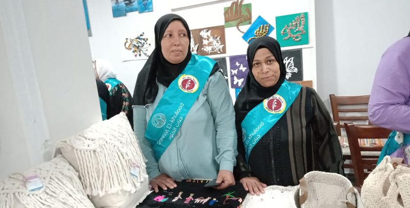 سيدات معرض هن متواجدات