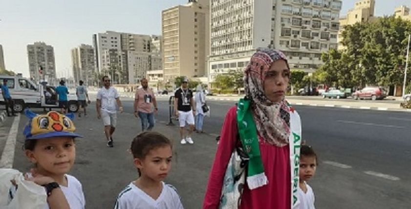عليا السايح المشجعة الجزائرية