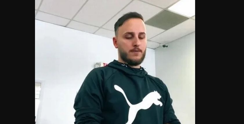 فني تصليح الهواتف