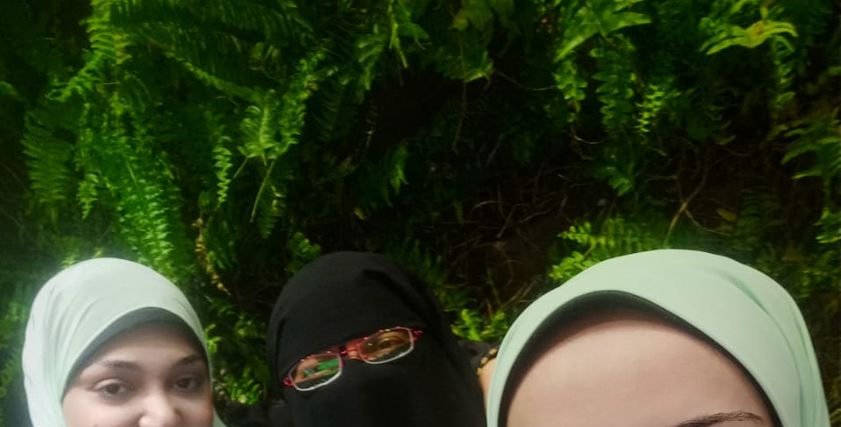 مشغولات يدوية بقيادة أم وابنتيها