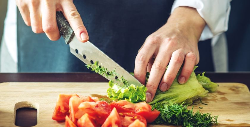 أخطاء يجب تجنبها عند الوقوف في المطبخ