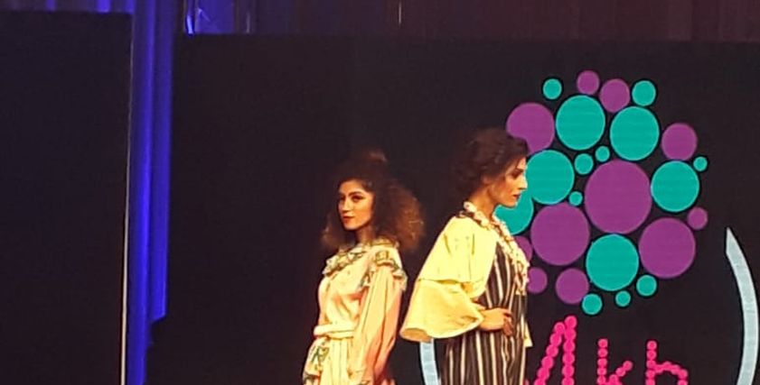 عرض أزياء صيفي للمصممة منه خليل يتميز بالـ "رحرحه"
