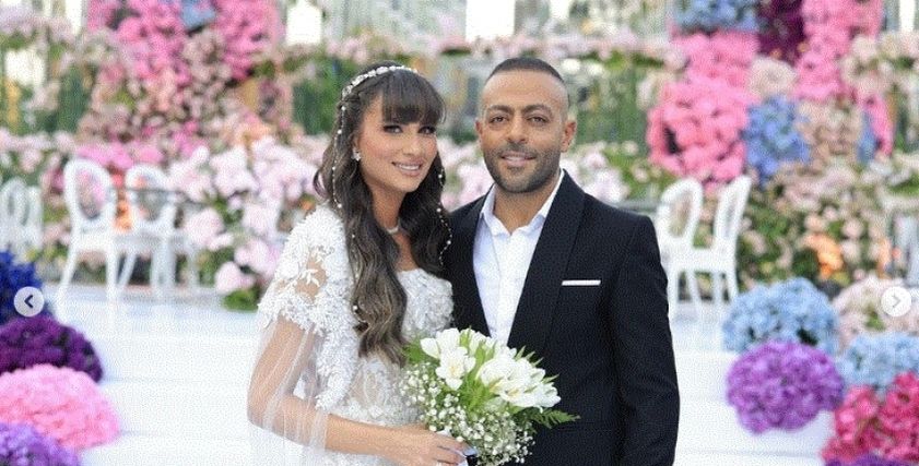 تامر عاشور وزوجته