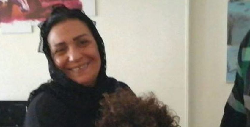 ياسين مع جدته