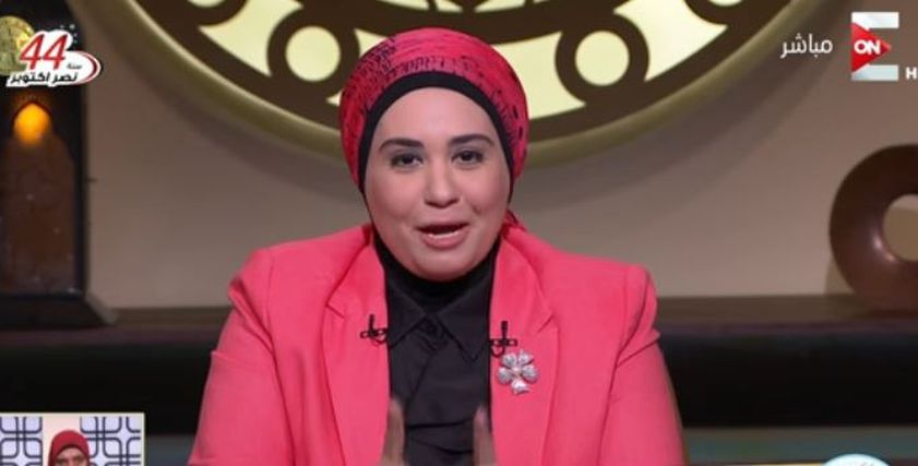 نادية عمارة