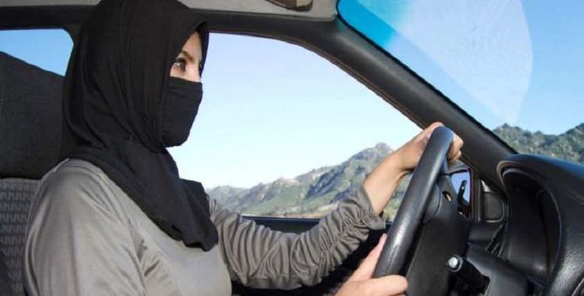 قيادة السيارات