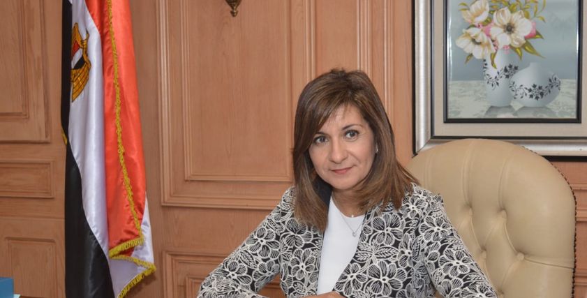 السفيرة نبيلة مكرم