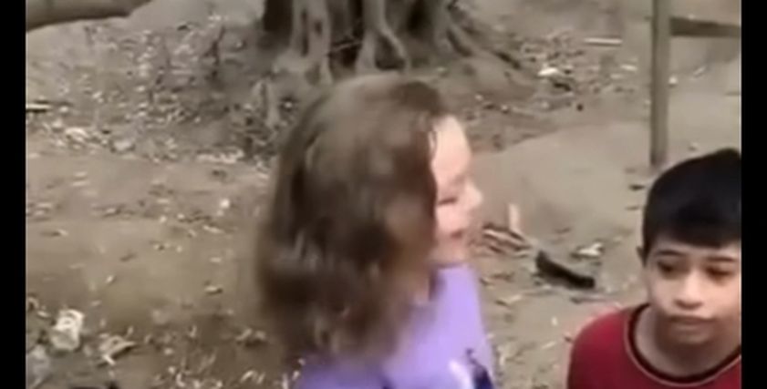 أم فلسطينية تحتفل بعيد ميلاده طفلتها رغم الألم