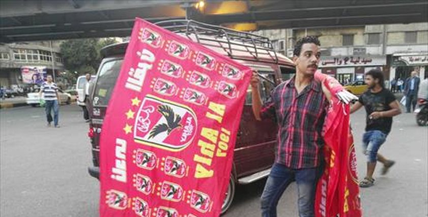 عادل باع أعلام الأهلى بدلا من المنتخب