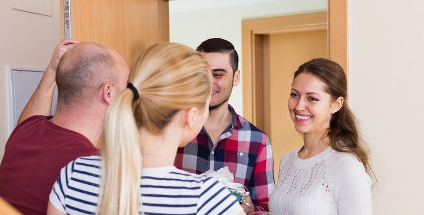 إتيكيت حضور المناسبات - تعبيرية