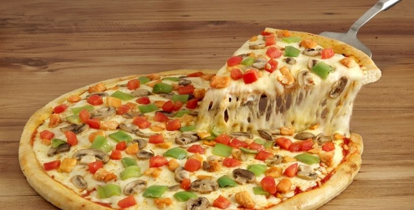 طريقة عمل عجينة البيتزا
