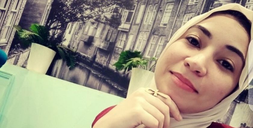 بسنت جودة فنانة تصنع الحقائب من الجلود