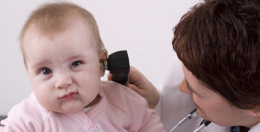 في اليوم العالمي لضعاف السمع..كيف تكتشف الأم اصابة طفلها بعد الولادة بمشاكل سمعية