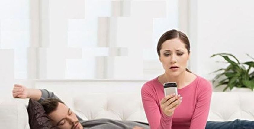 صور نفسه سيلفى وهو بيخوني
