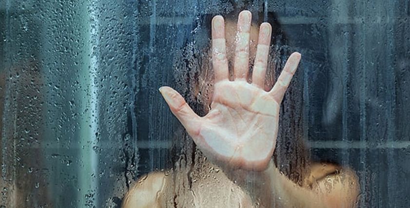 الاستحمام تحت درجة مياة ساخنة للغاية