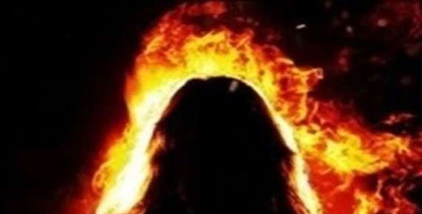 زوجة تطلب الخلع لقيام زوجها بسكب الماء المغلي عليها