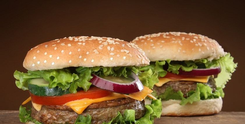 سيدة تطلب الطلاق من زوجها.. 