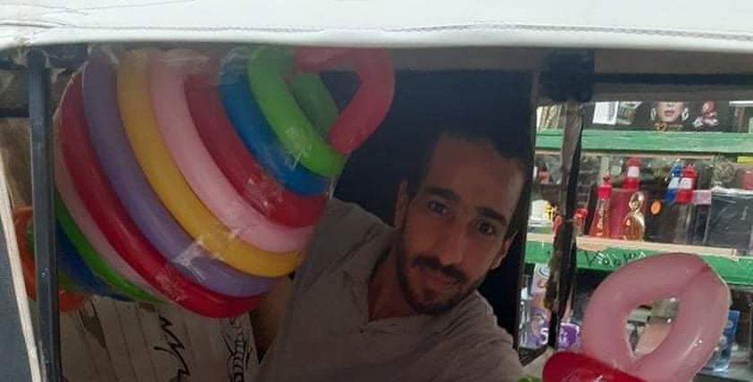 احمد وفوانيس البالونات