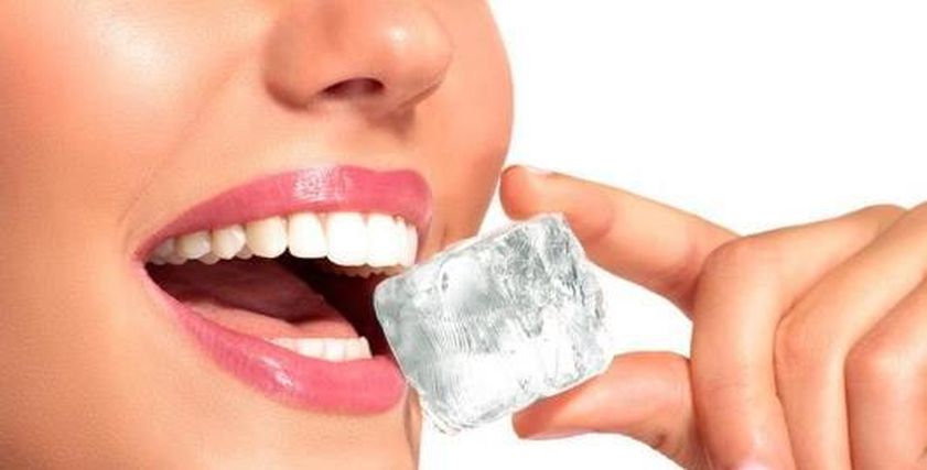 تعرف على وحم تناول الحوامل الثلج