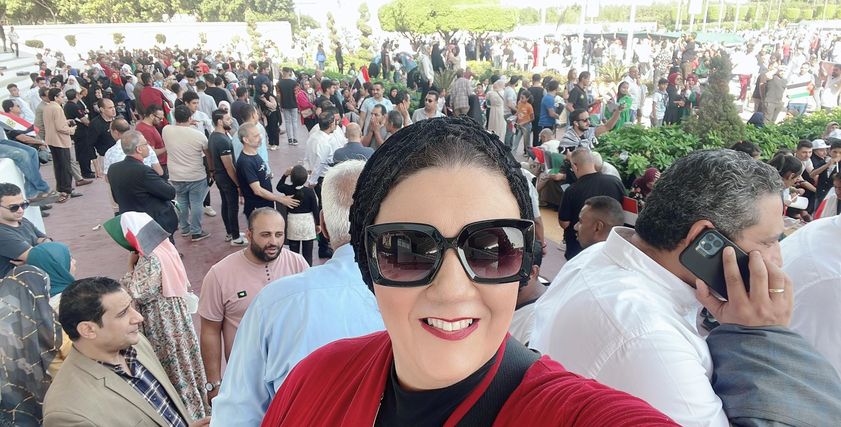 داليا الحزاوي في مسيرة تضامنية مع فلسطين