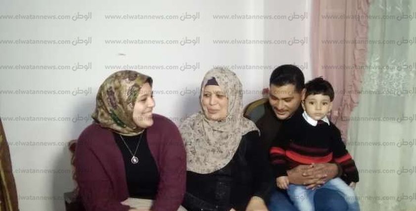 «زوزو»الأم المثالية بكفر الشيخ «رفضت الزواج بعد وفاة زوجى بحادث وأهله رفضوا إعطائى الميراث»