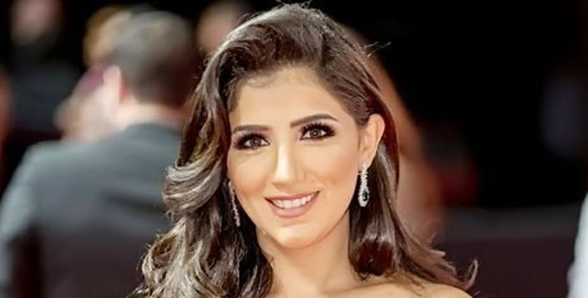 الفنانة مي عمر
