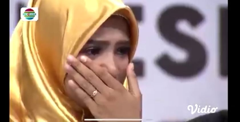 الفتاة الإندونيسية
