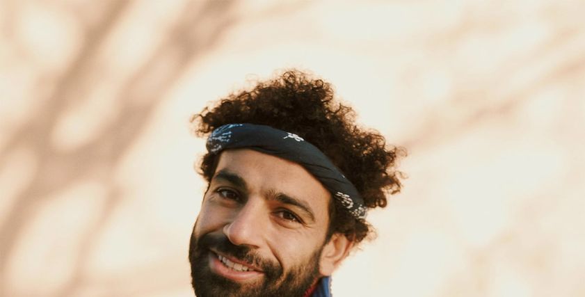 محمد صلاح في جلسة تصوير جديدة بـ ستايل سبعيناتي