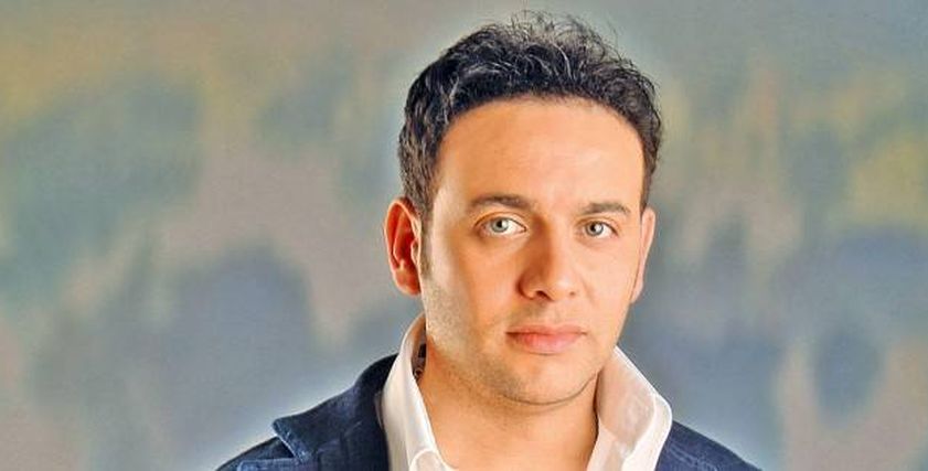 مصطفى قمر 