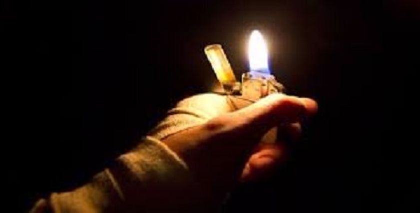 فتاة ترفض عرض زواج.. فأشعل النار في جسدها