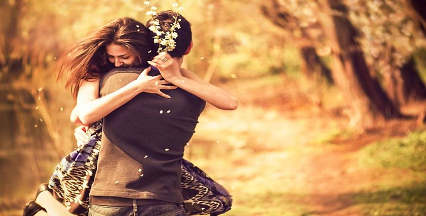 الحضن.. يعالج الاكتئاب وتقليل من الشعور بالقلق