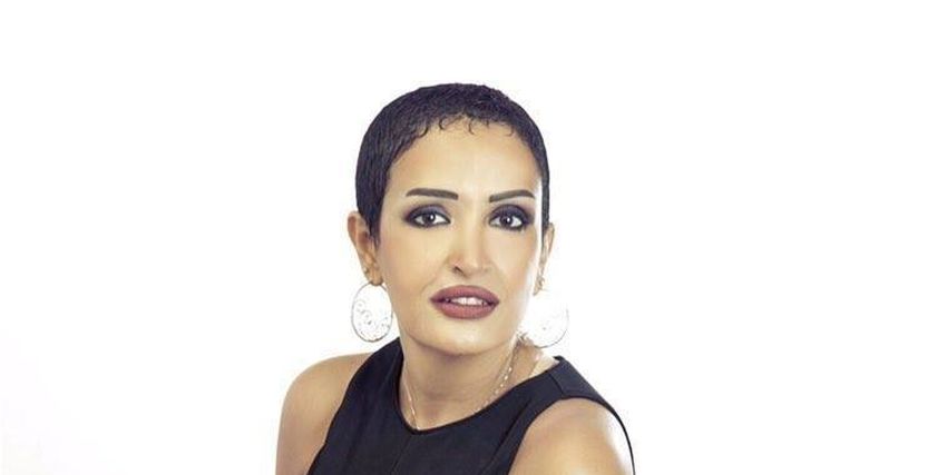 خبيرة تجميل عن صيحات مكياج عرائس الصيف